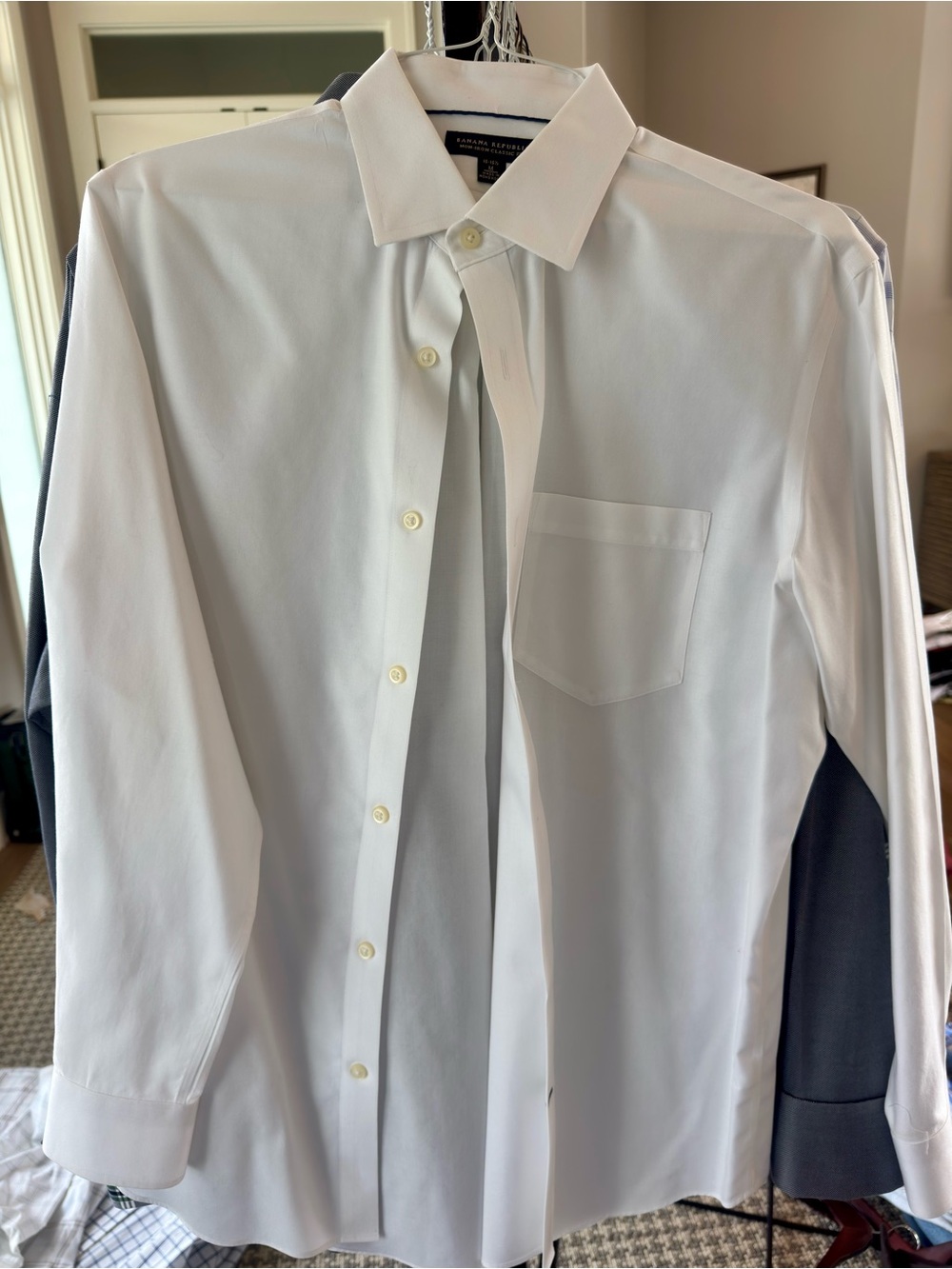 Banana republic Men's White Dress Shirt with Chest Pocket - Classic Fit